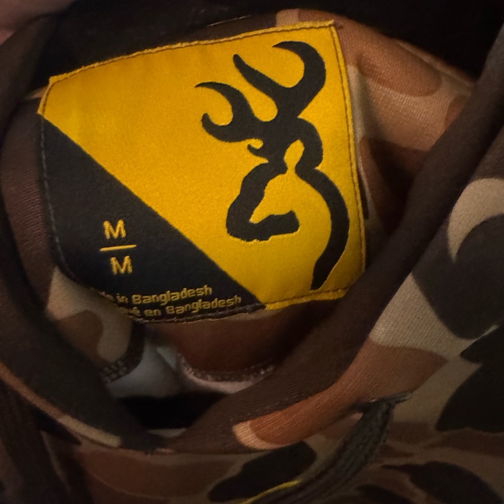 Browning Camouflage Hoodie with Yellow Logo - Picture 4 of 4